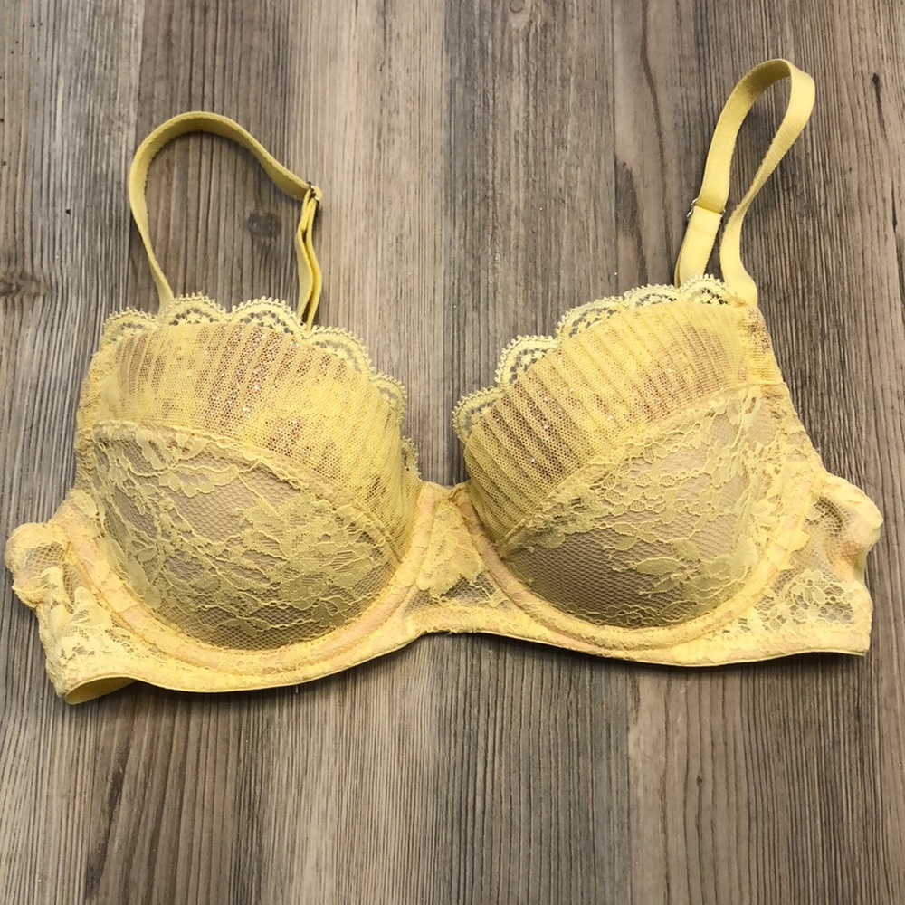 Victoria’s Secret 32B Bra